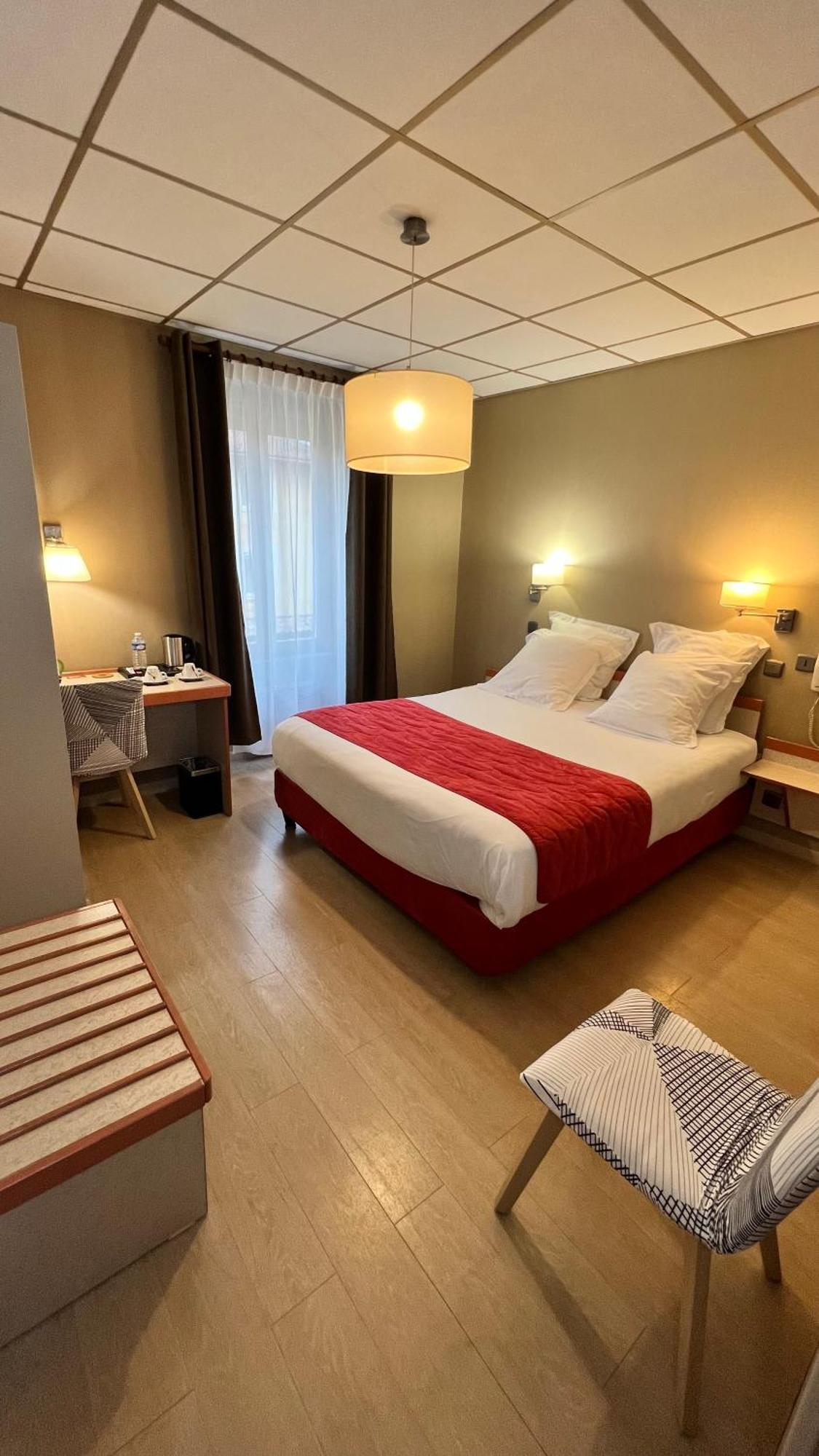 Logis Hotel Restaurant Azalees Tournon-sur-Rhone Exterior photo