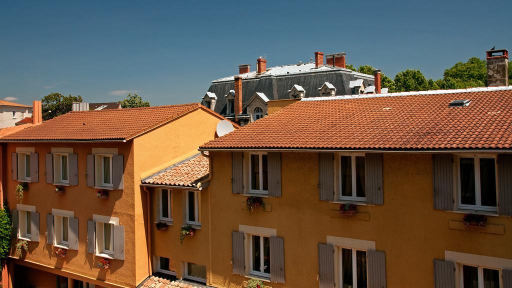 Logis Hotel Restaurant Azalees Tournon-sur-Rhone Exterior photo